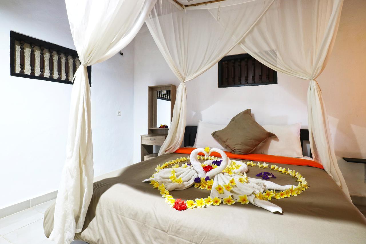 Sunjaya Kubu Guesthouse Lembongan Buitenkant foto